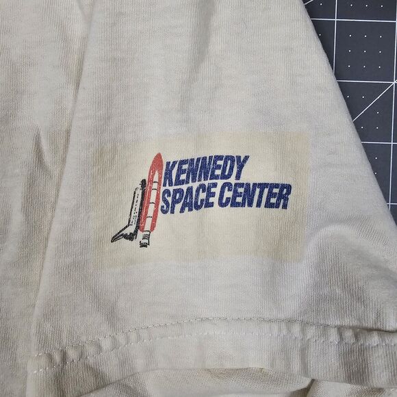 Vintage Eagle Nebula Tshirt Medium Nasa Space Kennedy Hubble 90s Stars Astronaut - Picture 3 of 10